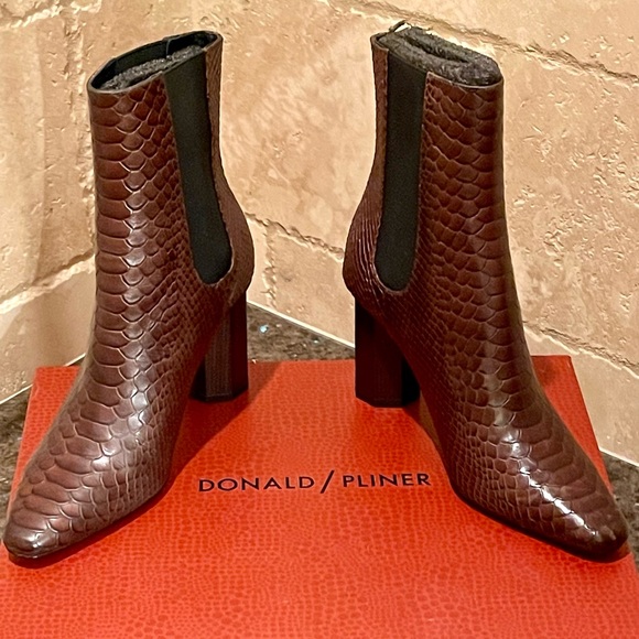 Donald J Pliner Laila Python embossed booties - Picture 14 of 16